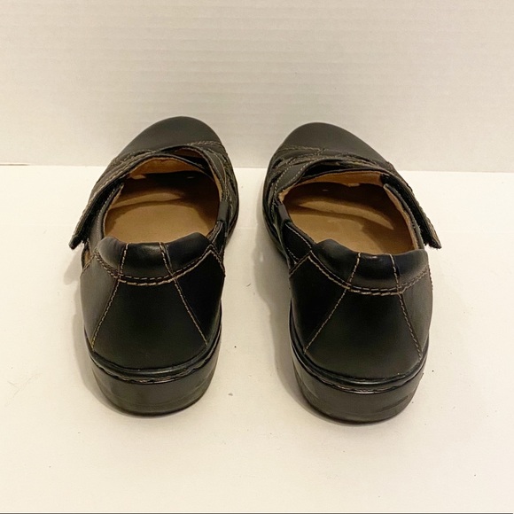 Black Clarks Flats Size 9 and another pair a nine and a half - Picture 6 of 15